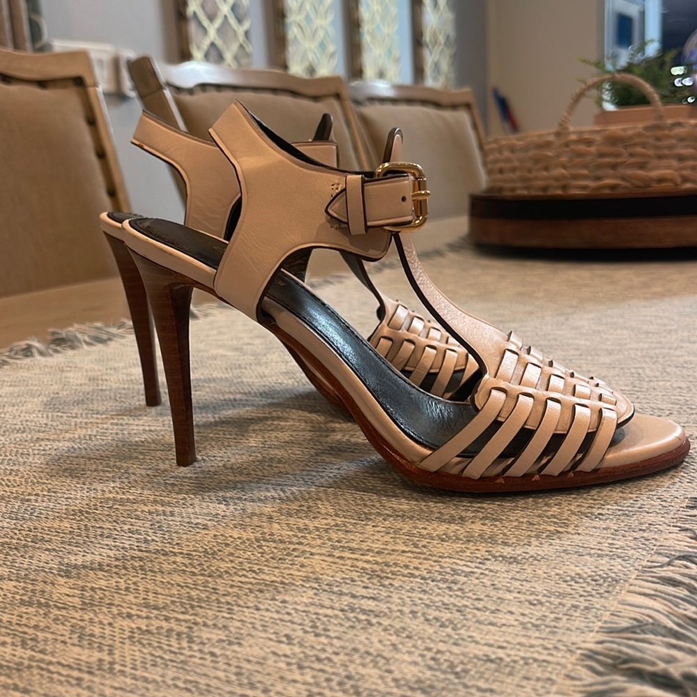 Coach white heels, size 6